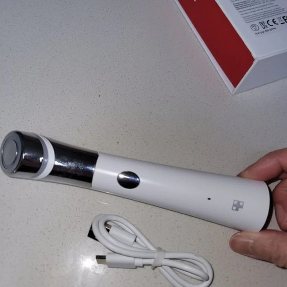 Medicube Age-R ATS Airshot micro needling anti aging device skincare tool - Picture 1 of 5